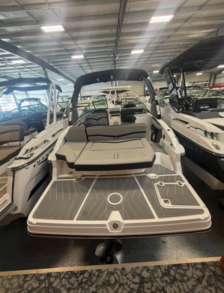 Slide: The Image of Monterey 298SS Super Sport 2025 - 19