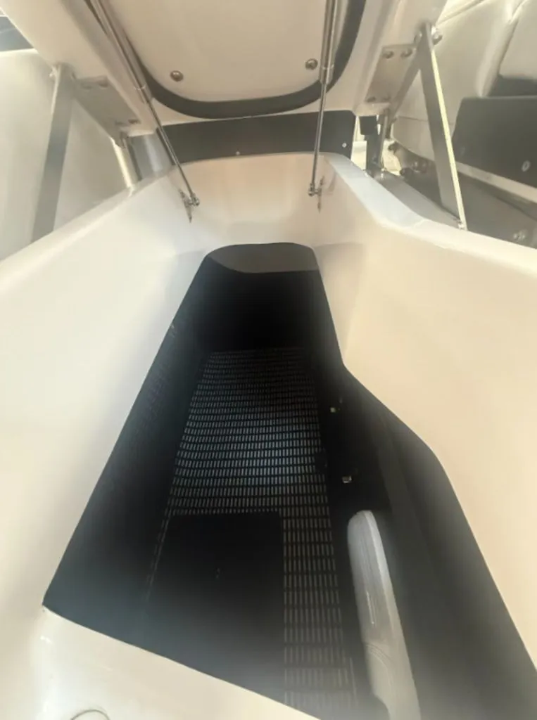 Slide: The Image of Monterey 298SS Super Sport 2025 - 22