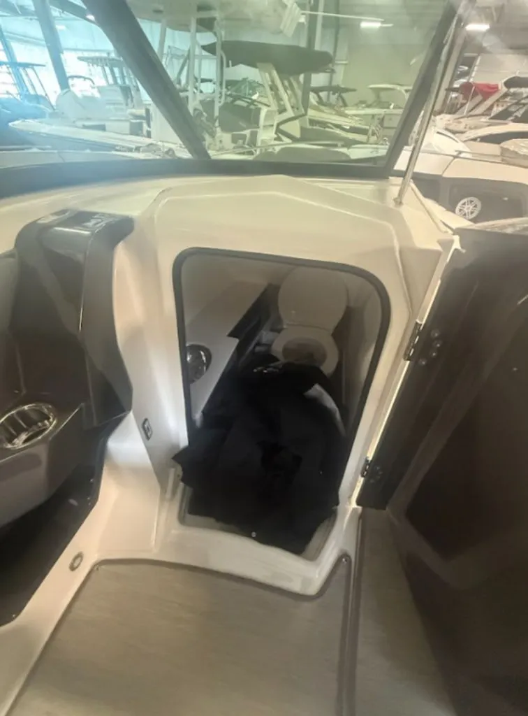 Slide: The Image of Monterey 298SS Super Sport 2025 - 29