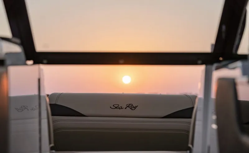 Slide: The Image of Sea Ray SLX 280 2026 - 12