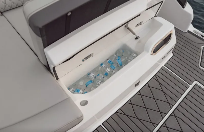 Slide: The Image of Sea Ray SLX 280 2026 - 13