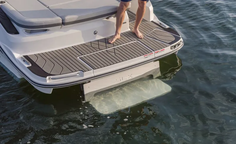Slide: The Image of Sea Ray SLX 280 2026 - 6