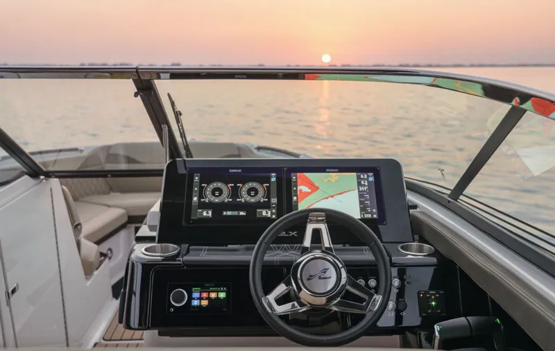 Slide: The Image of Sea Ray SLX 280 2026 - 8