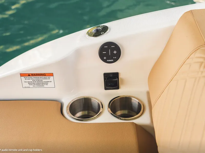 Slide: The Image of Sea Ray 230 SDX 2026 - 2