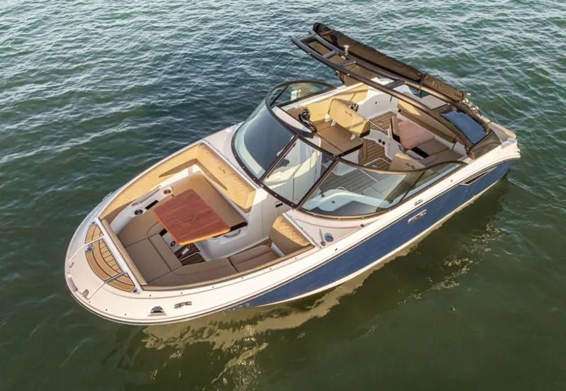 Slide: The Image of Sea Ray 230 SDX 2026 - 6