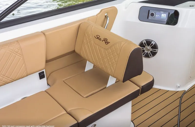 Slide: The Image of Sea Ray 230 SDX 2026 - 8