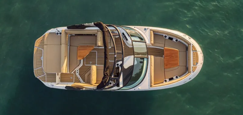 Slide: The Image of Sea Ray 230 SDX 2026 - 9