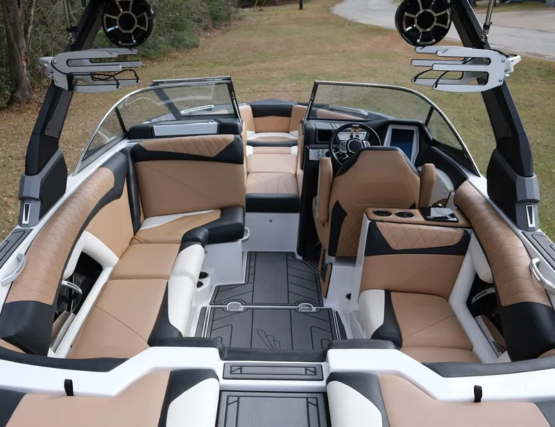 Slide: The Image of Tigé Z3 2018 - 5