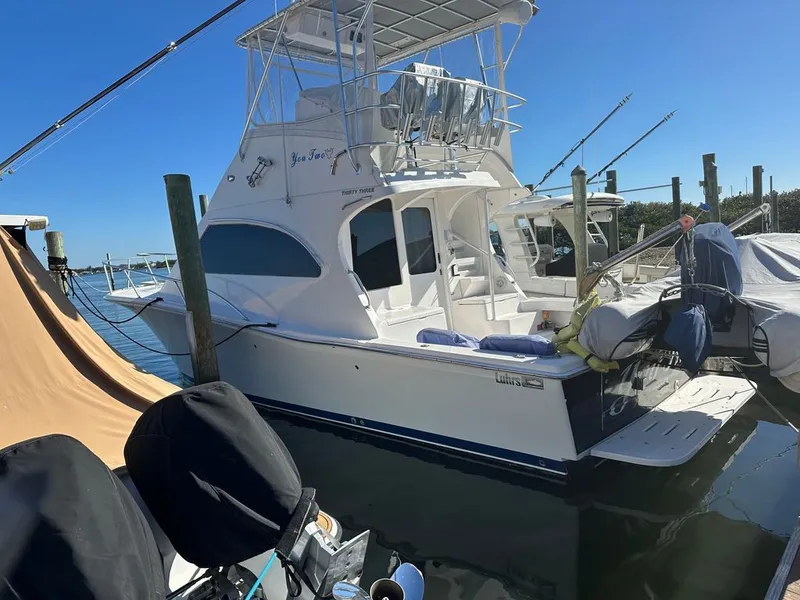 Slide: The Image of Luhrs 33 Convertible 2005 - 2