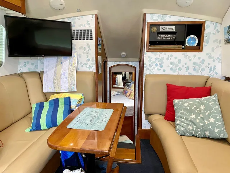 Slide: The Image of Luhrs 33 Convertible 2005 - 20