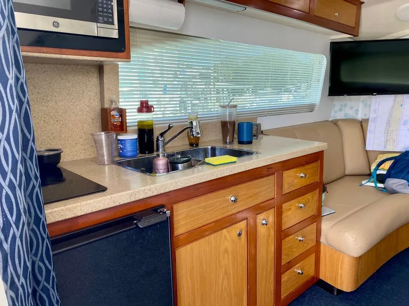 Slide: The Image of Luhrs 33 Convertible 2005 - 24