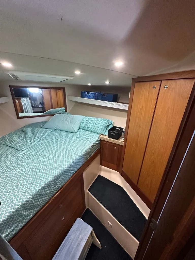 Slide: The Image of Luhrs 33 Convertible 2005 - 30