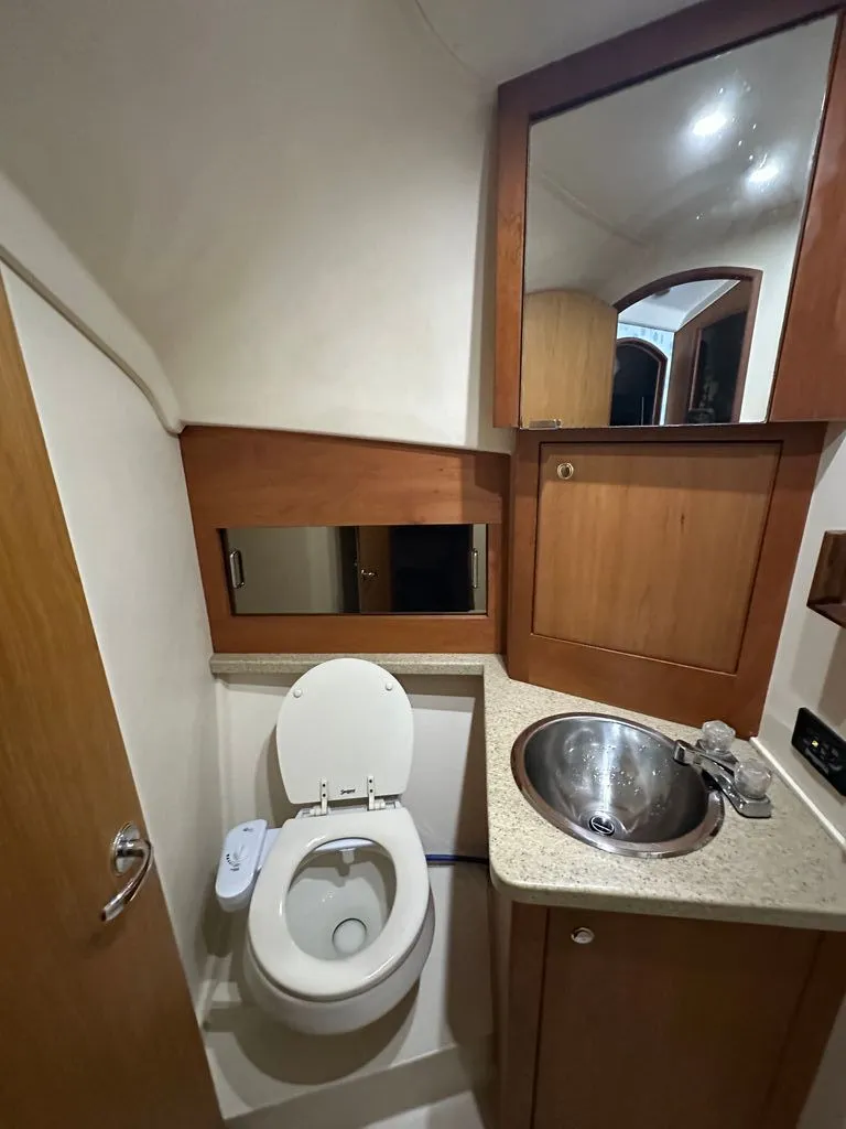 Slide: The Image of Luhrs 33 Convertible 2005 - 33