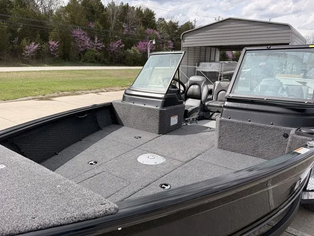 Slide: The Image of Lund 1875 Impact XS Sport 2026 - 10