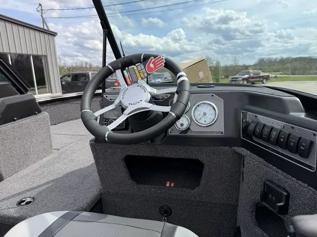 Slide: The Image of Lund 1875 Impact XS Sport 2026 - 6