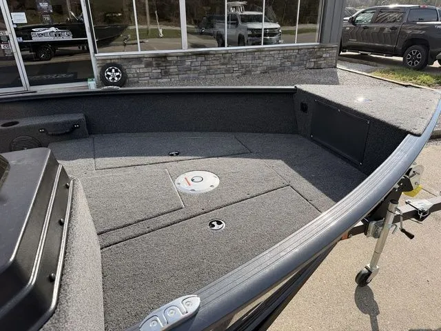 Slide: The Image of Lund 1675 Adventure SS 2026 - 8