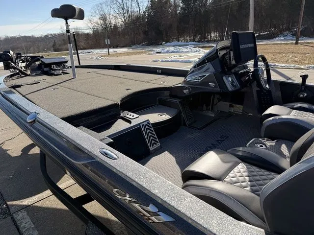 Slide: The Image of Caymas CX 21 PRO 2023 - 16