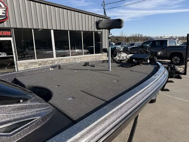 Slide: The Image of Caymas CX 21 PRO 2023 - 8