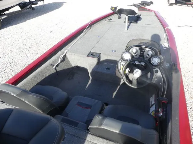 Slide: The Image of Tracker Pro Team 190 TX 2023 - 10