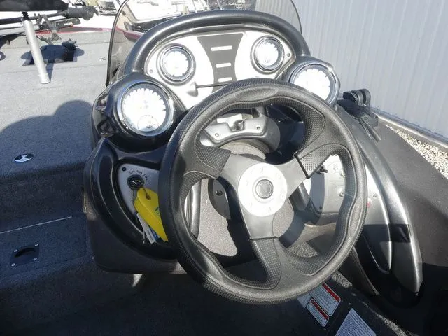 Slide: The Image of Tracker Pro Team 190 TX 2023 - 11