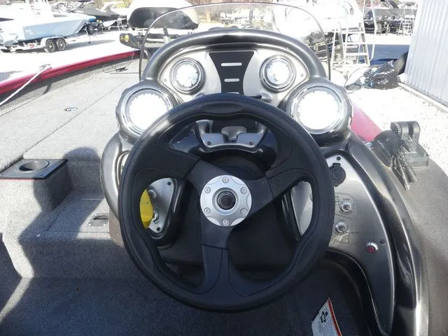 Slide: The Image of Tracker Pro Team 190 TX 2023 - 12