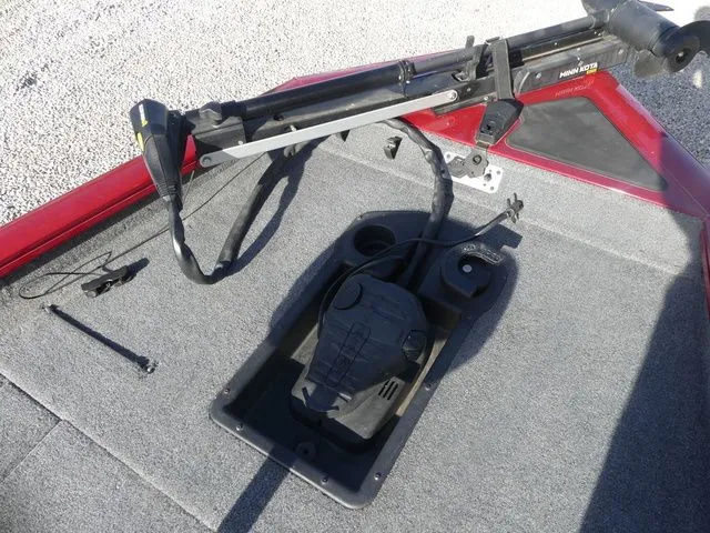 Slide: The Image of Tracker Pro Team 190 TX 2023 - 17