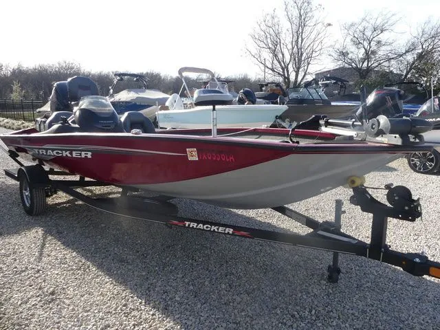 Slide: The Image of Tracker Pro Team 190 TX 2023 - 8