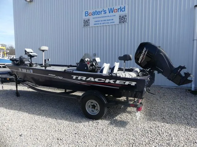 Slide: The Image of Tracker Pro 170 2022 - 3