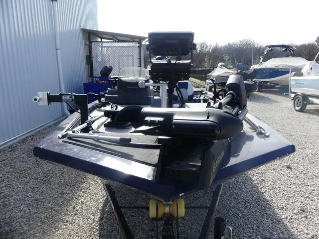 Slide: The Image of Tracker Pro 170 2022 - 9