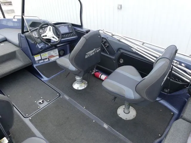 Slide: The Image of Skeeter Solera 189 2017 - 11