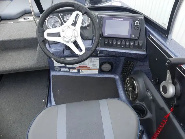 Slide: The Image of Skeeter Solera 189 2017 - 14