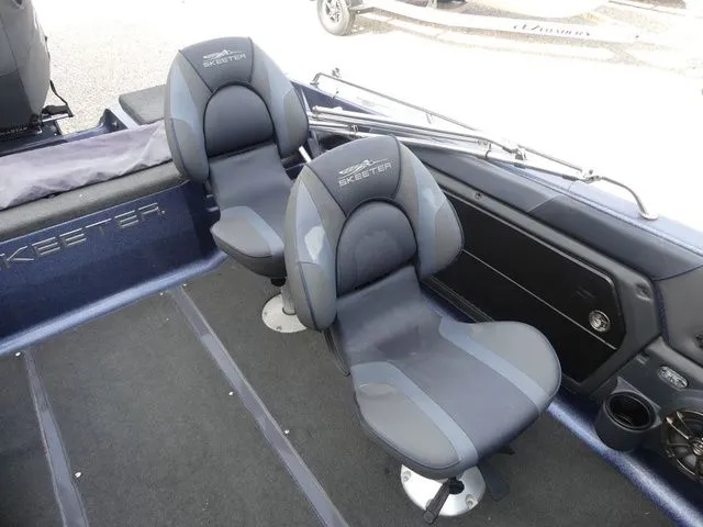 Slide: The Image of Skeeter Solera 189 2017 - 15