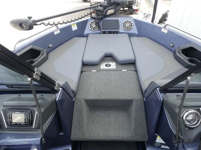 Slide: The Image of Skeeter Solera 189 2017 - 17