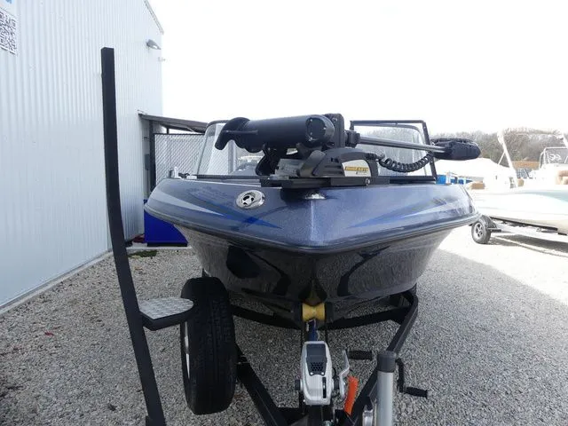 Slide: The Image of Skeeter Solera 189 2017 - 8