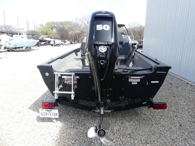 Slide: The Image of Tracker Super Guide V-16 2012 - 5