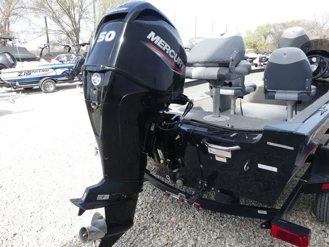 Slide: The Image of Tracker Super Guide V-16 2012 - 6