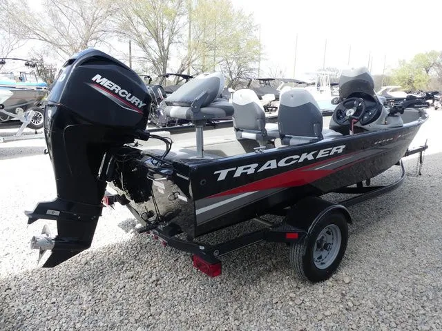 Slide: The Image of Tracker Super Guide V-16 2012 - 7