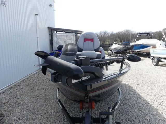 Slide: The Image of Tracker Super Guide V-16 2012 - 9