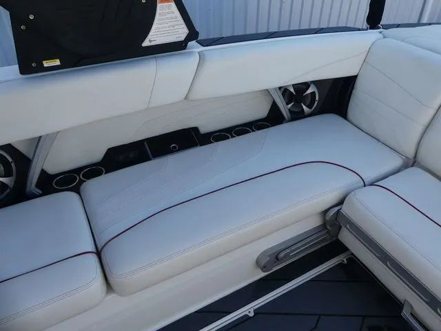 Slide: The Image of Malibu Wakesetter 24 MXZ 2020 - 16