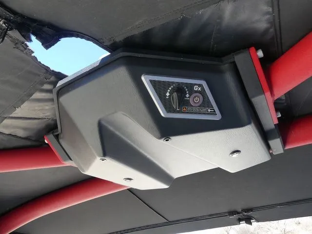 Slide: The Image of Malibu Wakesetter 24 MXZ 2020 - 25