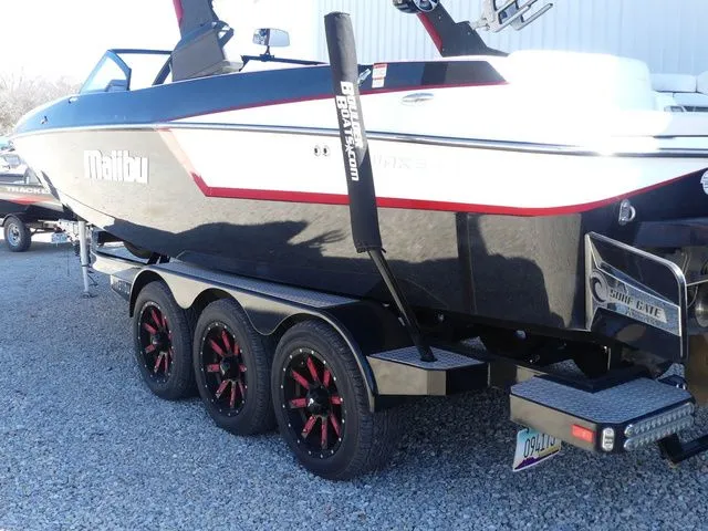 Slide: The Image of Malibu Wakesetter 24 MXZ 2020 - 4