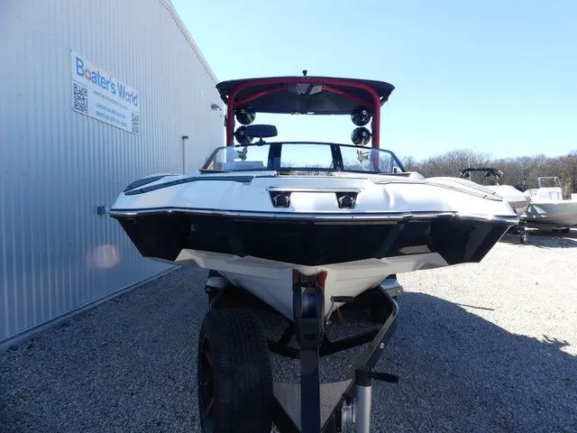 Slide: The Image of Malibu Wakesetter 24 MXZ 2020 - 8