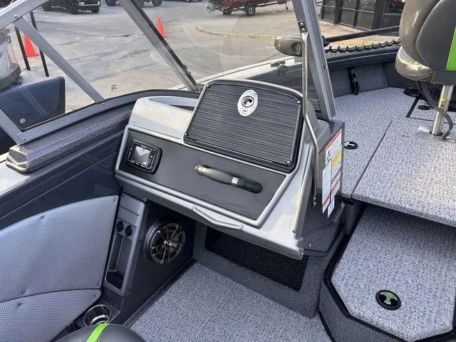 Slide: The Image of Ranger VX1888WT 2022 - 13