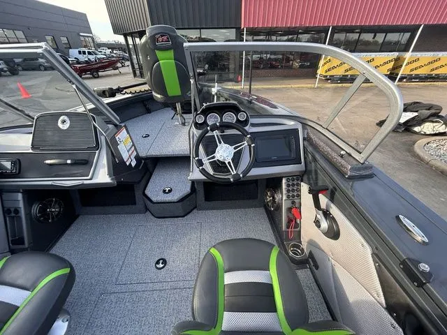 Slide: The Image of Ranger VX1888WT 2022 - 9