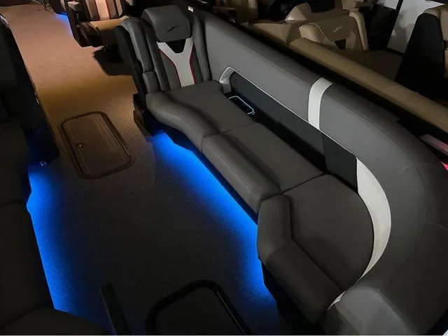 Slide: The Image of Evotti 725QL 2026 - 30