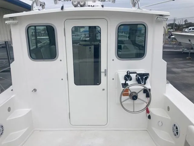 Slide: The Image of Parker Marine 2820 XLD SC 2024 - 11