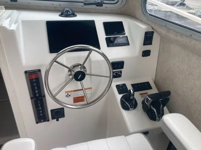 Slide: The Image of Parker Marine 2820 XLD SC 2024 - 8