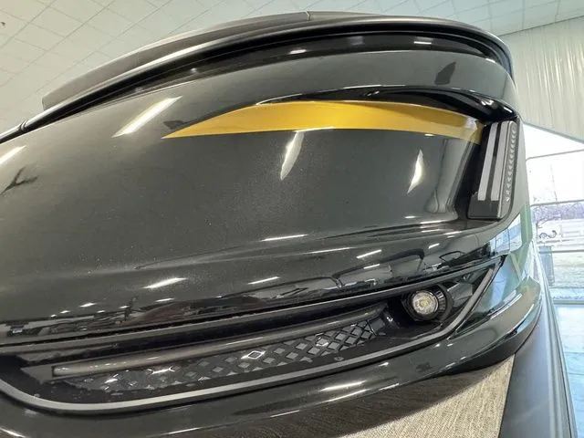 Slide: The Image of Bennington QX Quad Bench 30 QXFBWAX2 2026 - 11