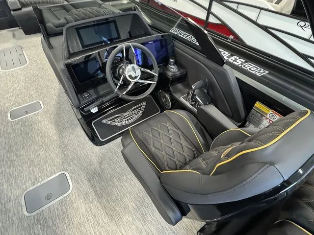 Slide: The Image of Bennington QX Quad Bench 30 QXFBWAX2 2026 - 18