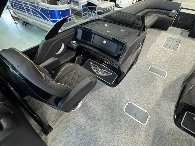 Slide: The Image of Bennington QX Quad Bench 30 QXFBWAX2 2026 - 21